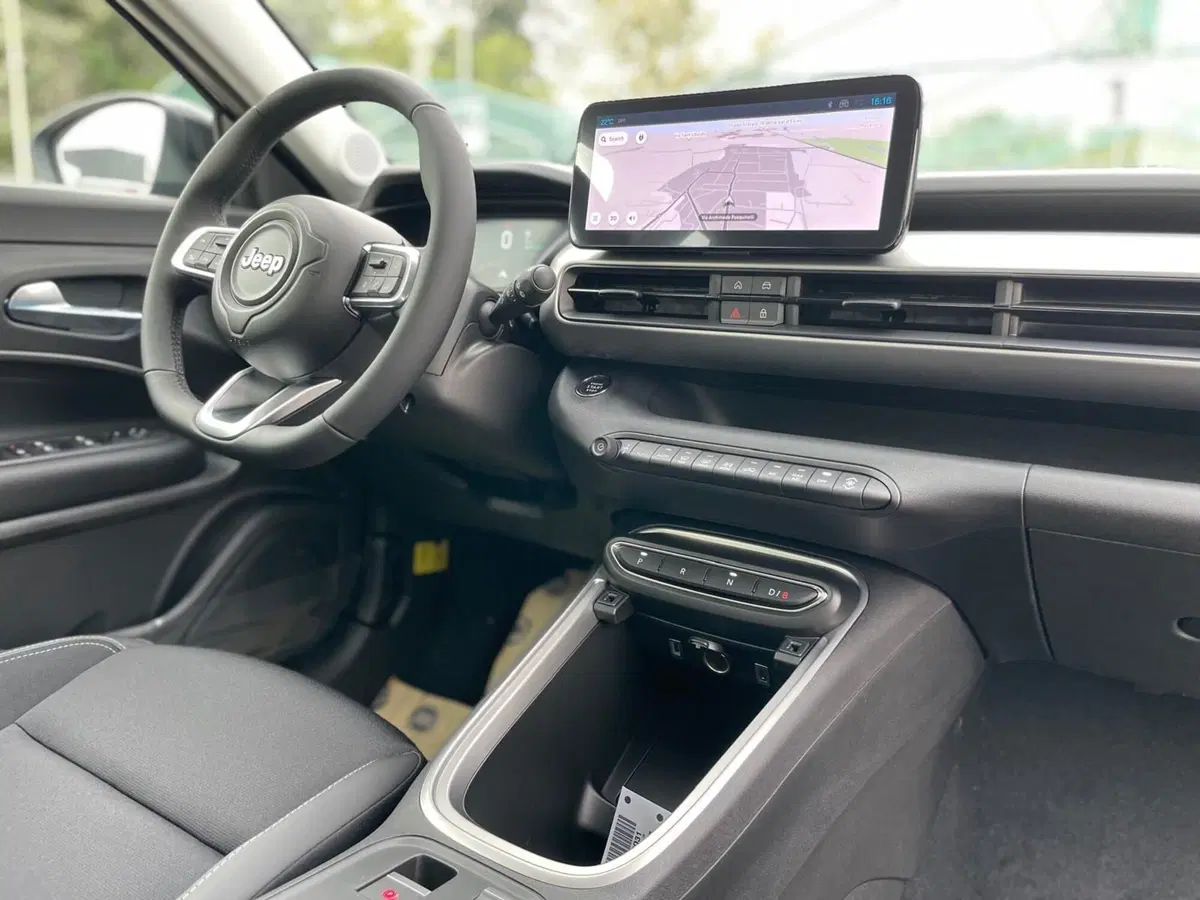 Jeep Avenger nuova a Ancona (16)