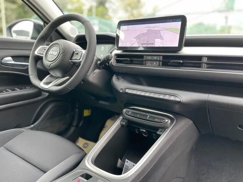 Jeep Avenger nuova a Ancona (16)
