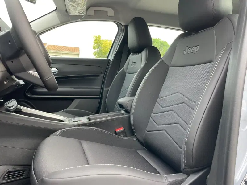 Jeep Avenger nuova a Ancona (9)