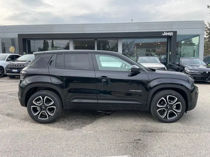 Jeep Avenger nuova a Ancona (4)