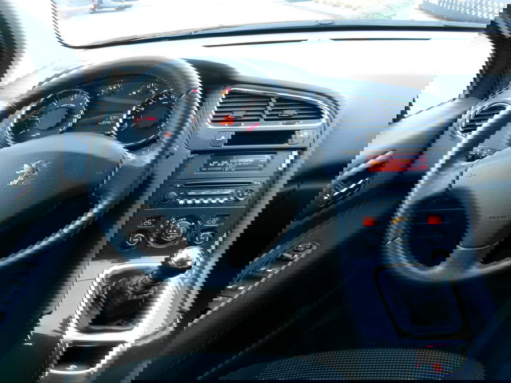 Peugeot 5008 usata a Venezia (12)