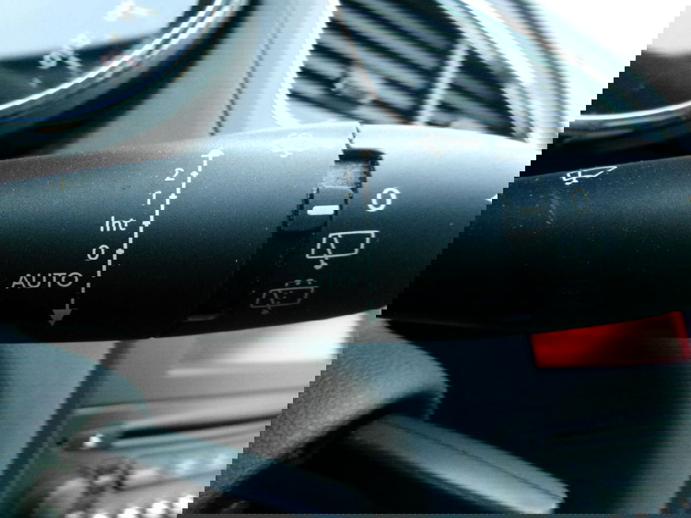 Peugeot 5008 usata a Venezia (17)