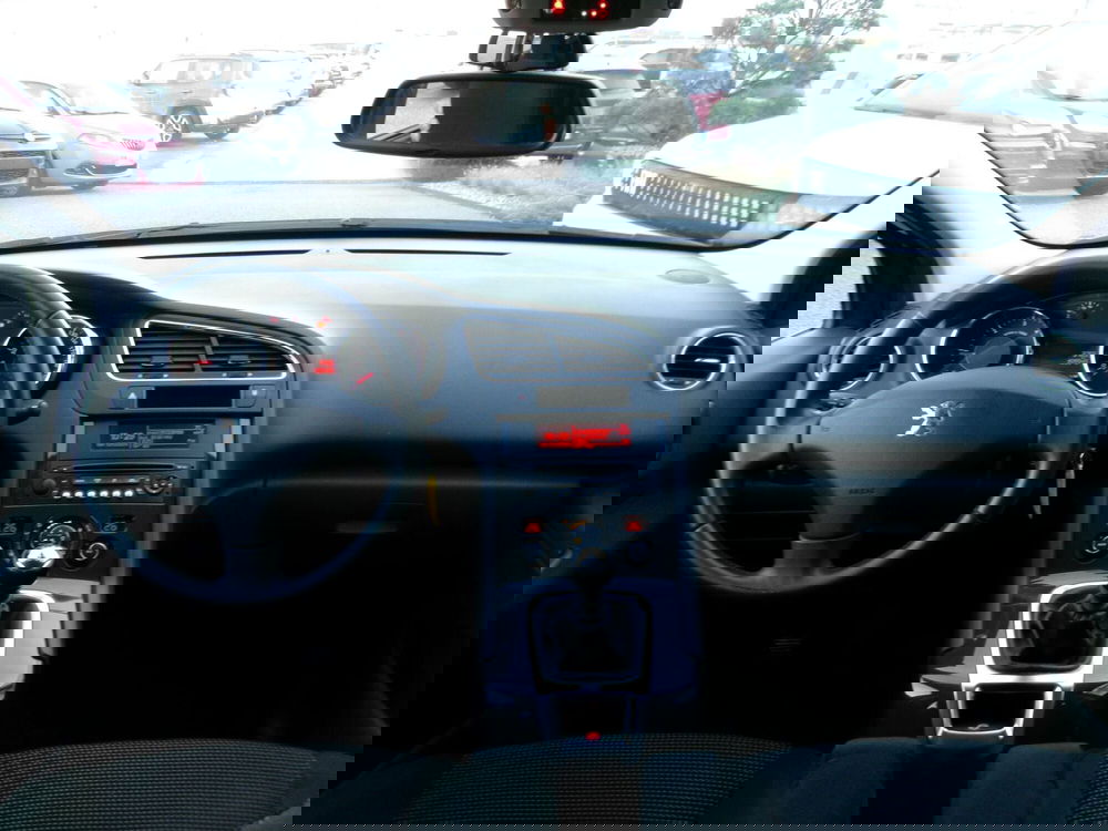 Peugeot 5008 usata a Venezia (9)