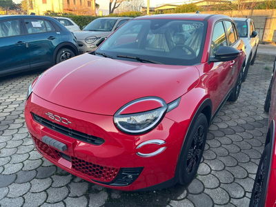 Fiat 600 1.2 hybrid Serie Speciale Icon 110cv auto nuova a Altopascio