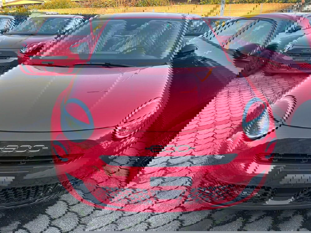 Fiat 600 nuova a Lucca (2)