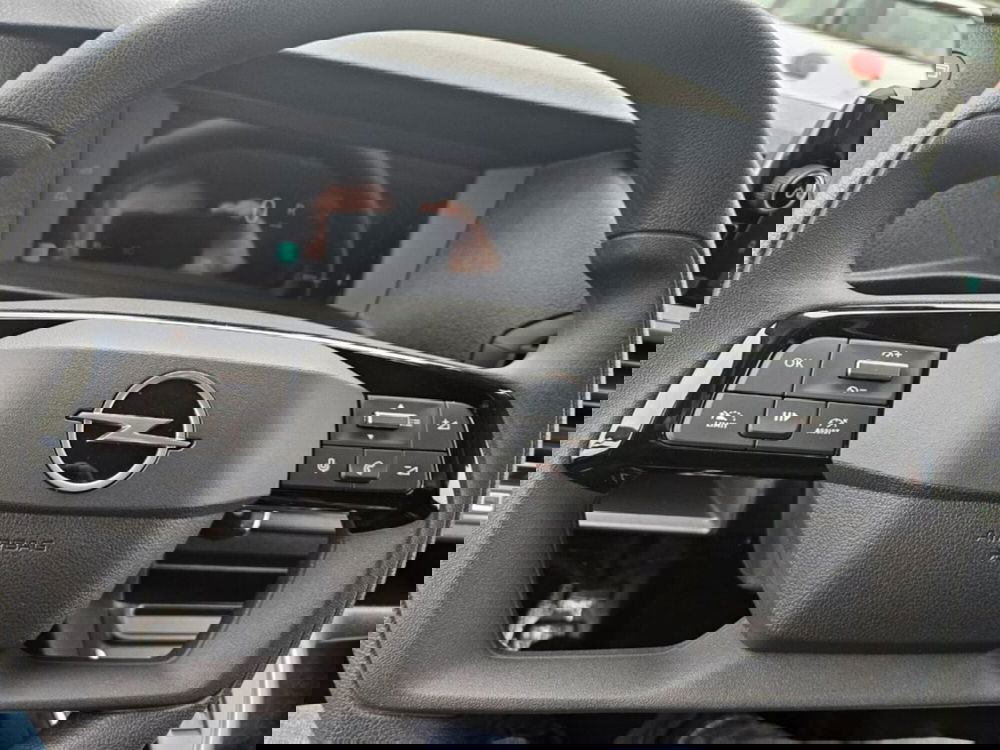 Opel Zafira Life nuova a Foggia (12)