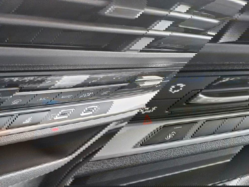 Opel Zafira Life nuova a Foggia (17)