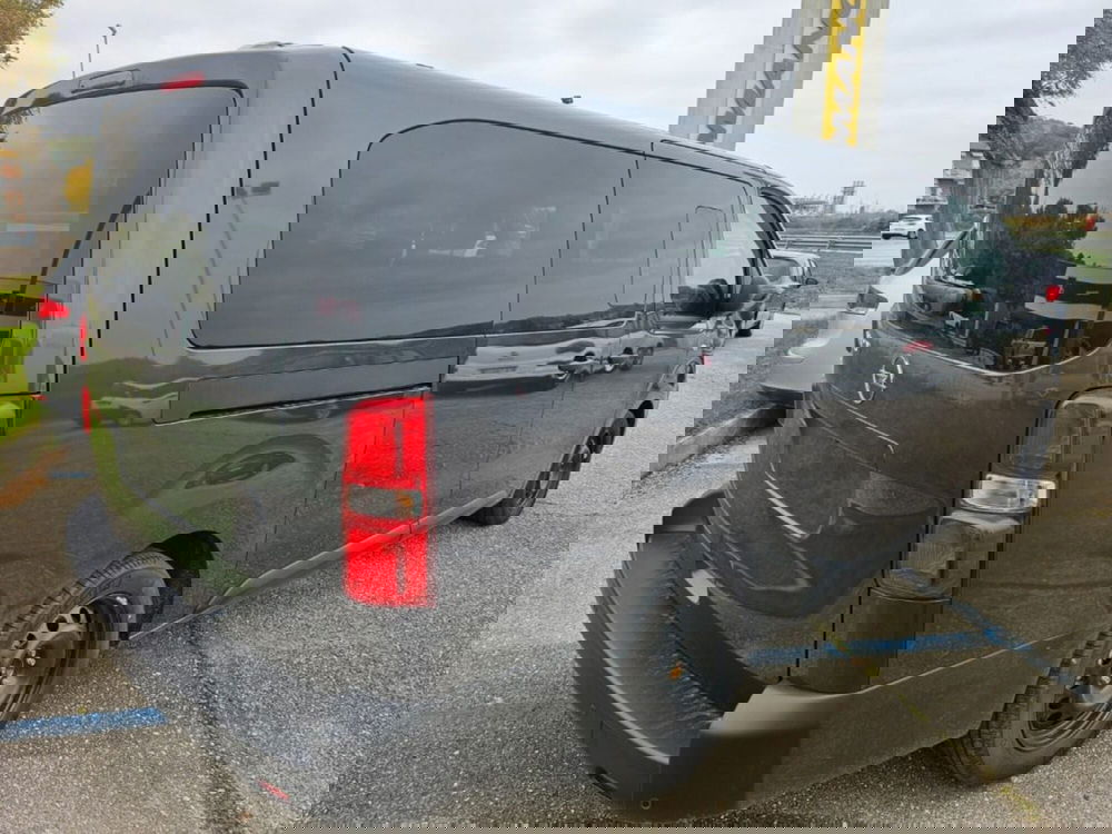 Opel Zafira Life nuova a Foggia (4)