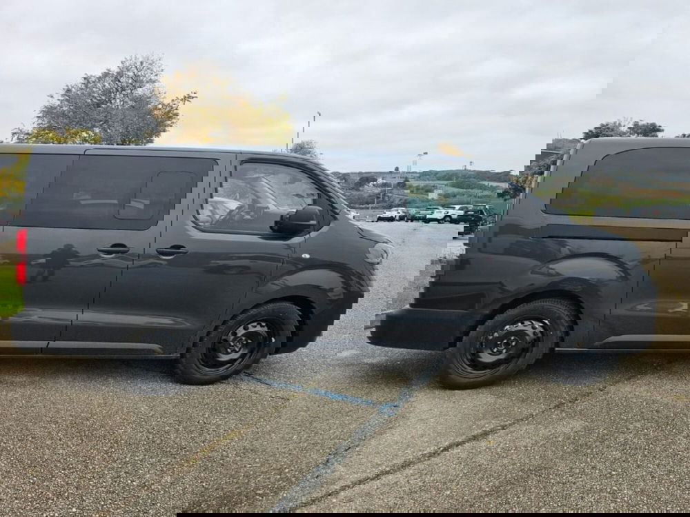 Opel Zafira Life nuova a Foggia (5)