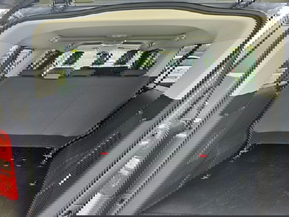 Opel Zafira Life nuova a Foggia (7)