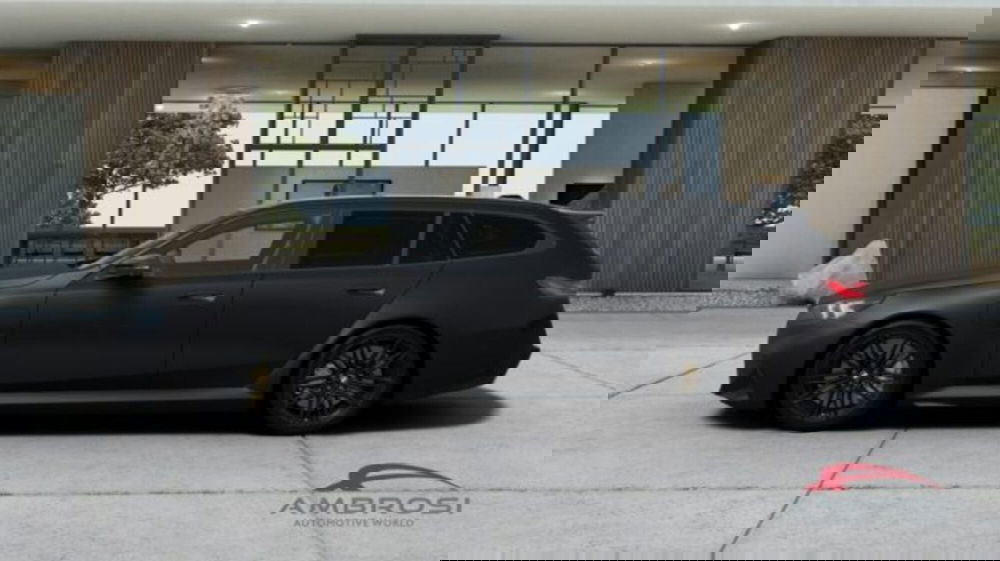 BMW Serie 5 Touring nuova a Perugia (3)