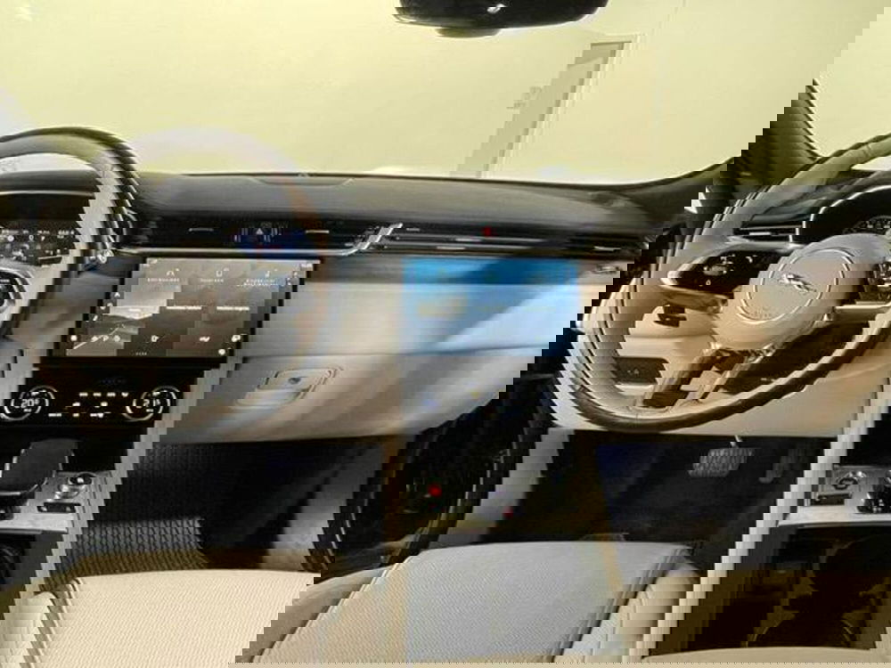 Jaguar F-Pace usata a Venezia (4)