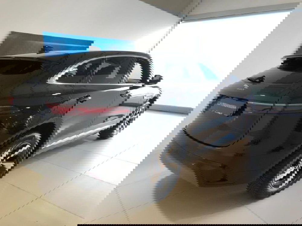 Jaguar F-Pace usata a Venezia (11)