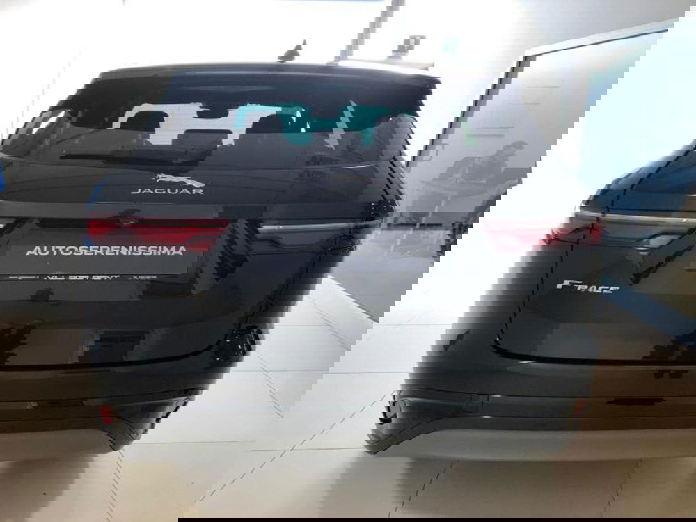 Jaguar F-Pace usata a Venezia (3)