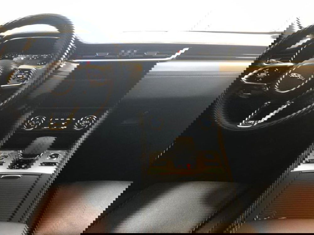 Jaguar F-Pace usata a Venezia (5)