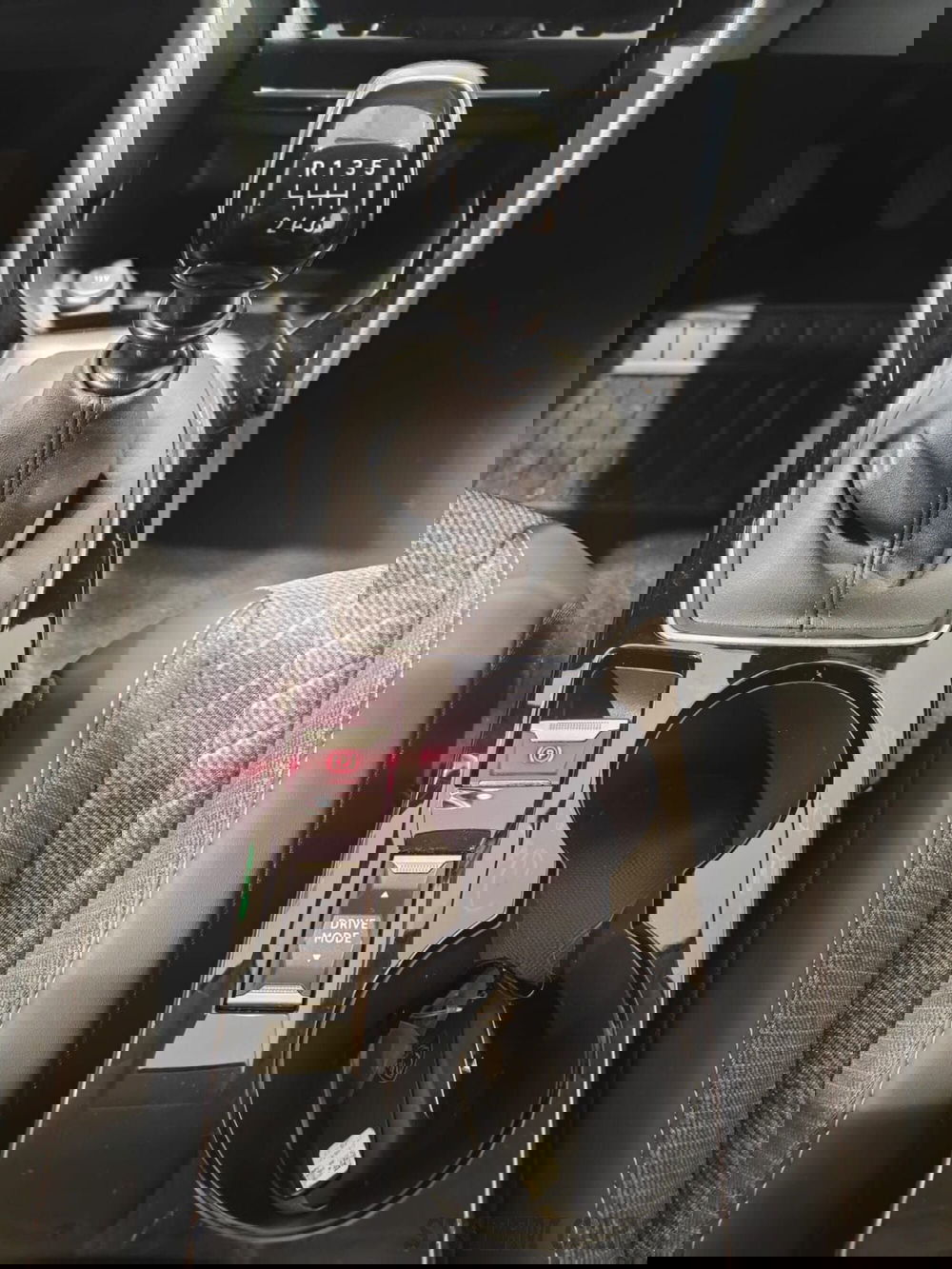 Peugeot 208 usata a Varese (9)