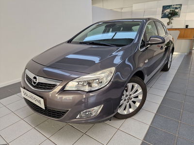 Opel Astra 1.4 Turbo 140CV 5 porte Cosmo del 2010 usata a Verbania