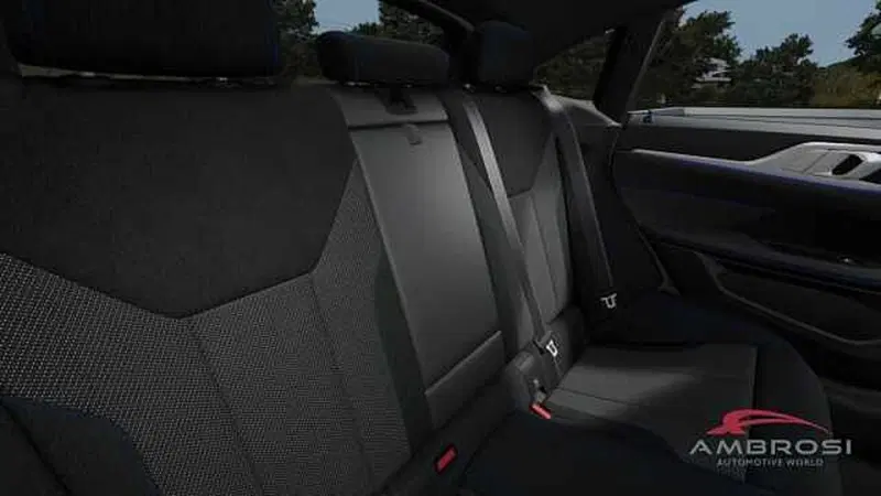 BMW i4 nuova a Viterbo (13)