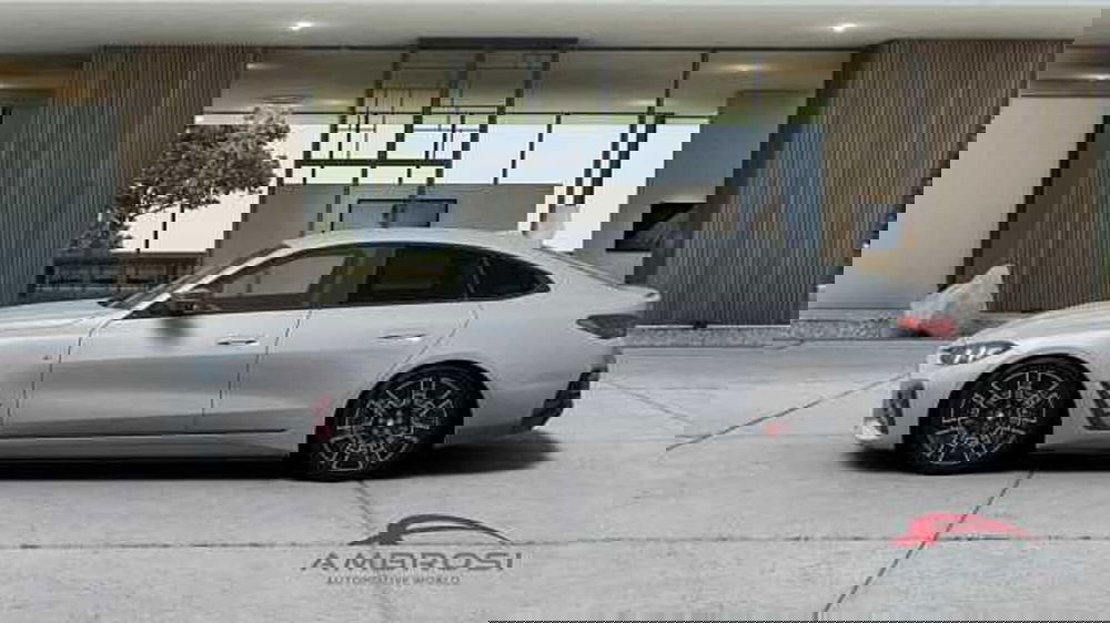 BMW i4 nuova a Viterbo (3)