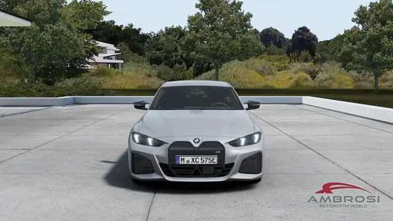 BMW i4 nuova a Viterbo (4)
