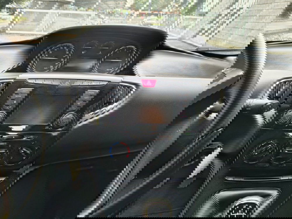 Lancia Ypsilon usata a Padova (11)