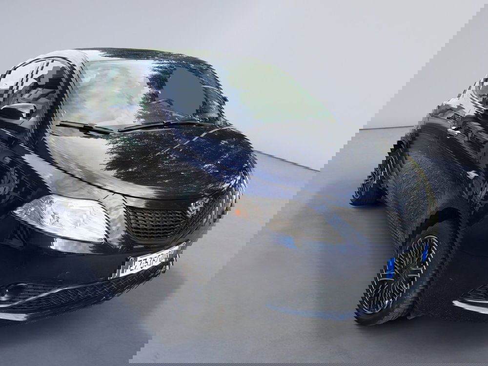 Lancia Ypsilon usata a Padova (3)