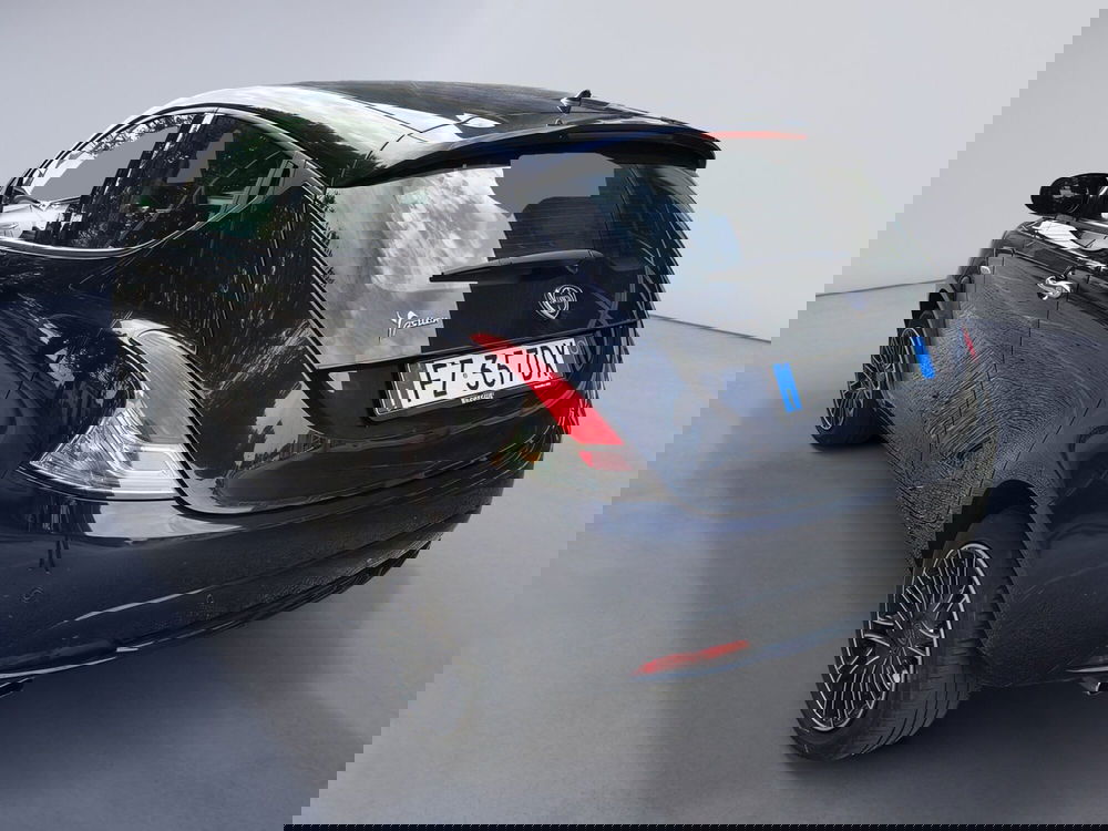 Lancia Ypsilon usata a Padova (6)