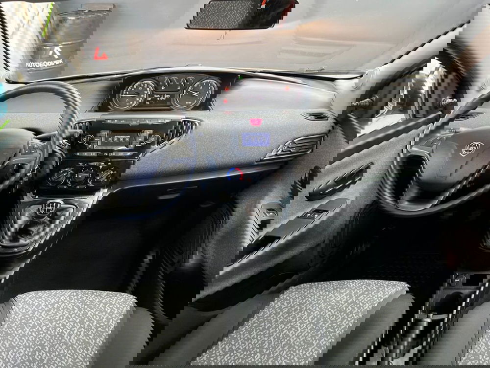 Lancia Ypsilon usata a Roma (12)