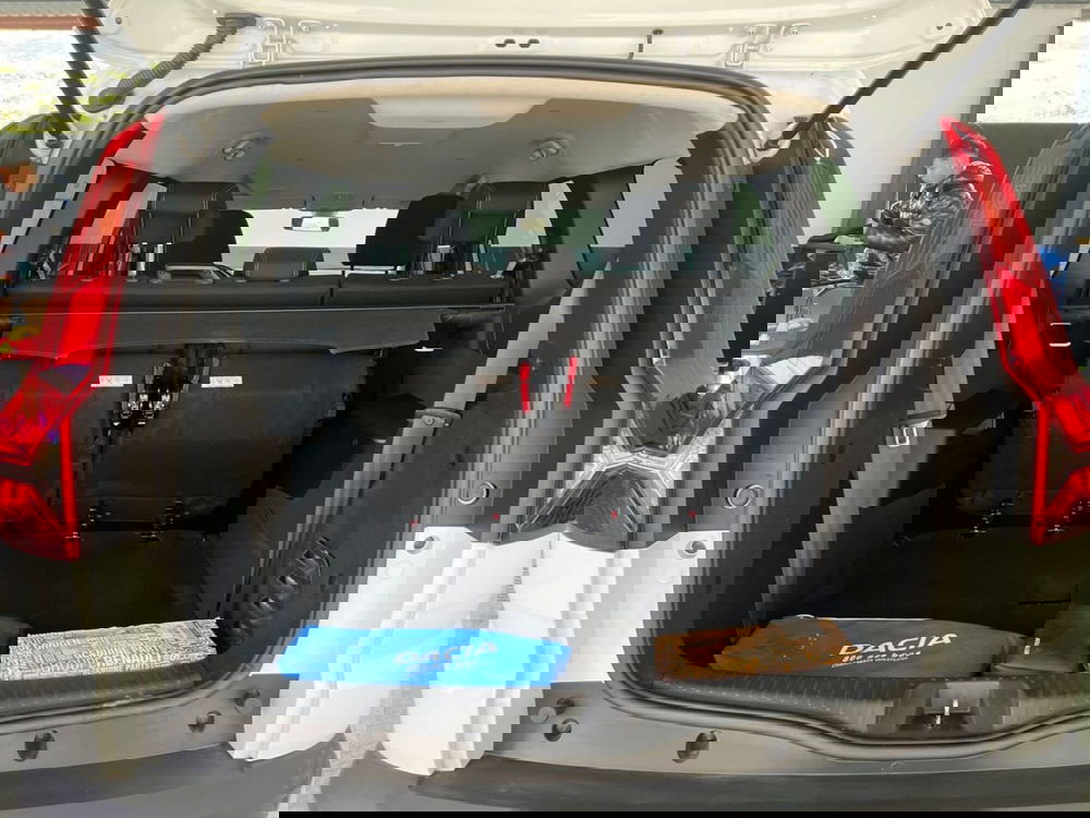 Dacia Jogger usata a Roma (15)