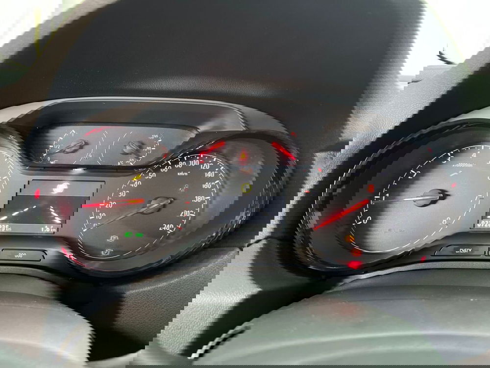 Opel Grandland X usata a Roma (11)