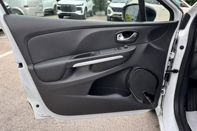 Renault Clio usata a Latina (12)