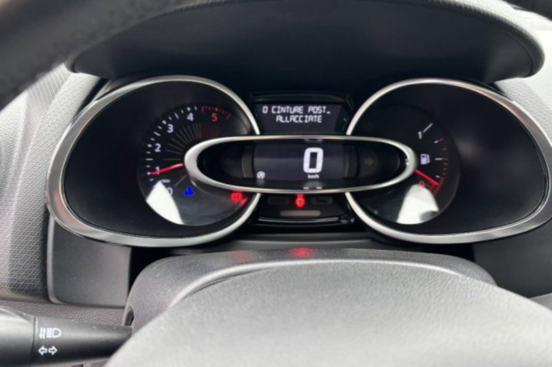 Renault Clio usata a Latina (13)