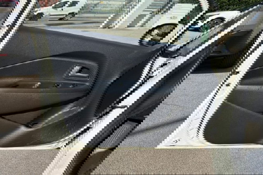 Kia Rio usata a Latina (11)