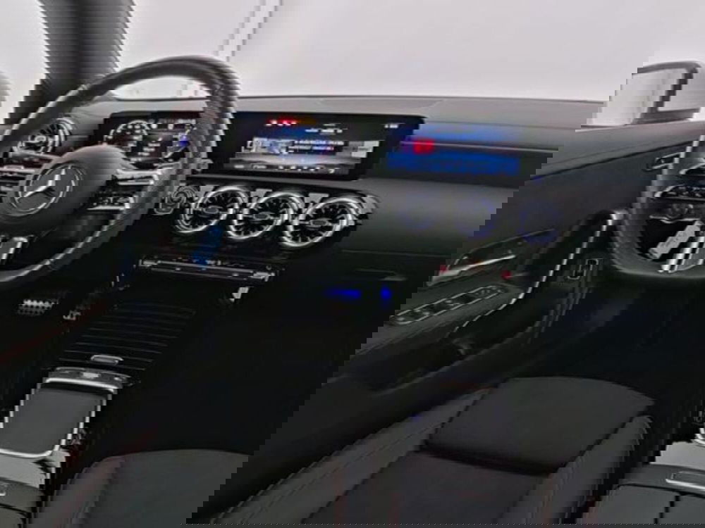 Mercedes-Benz CLA Shooting Brake usata a Milano (6)