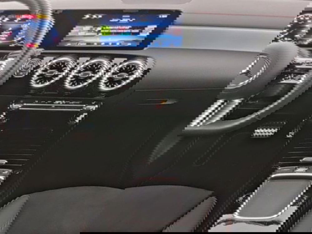 Mercedes-Benz CLA Shooting Brake usata a Milano (8)