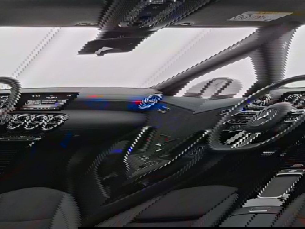 Mercedes-Benz CLA Shooting Brake usata a Milano (8)