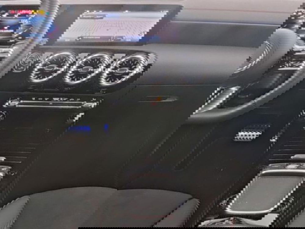 Mercedes-Benz CLA Shooting Brake usata a Milano (4)