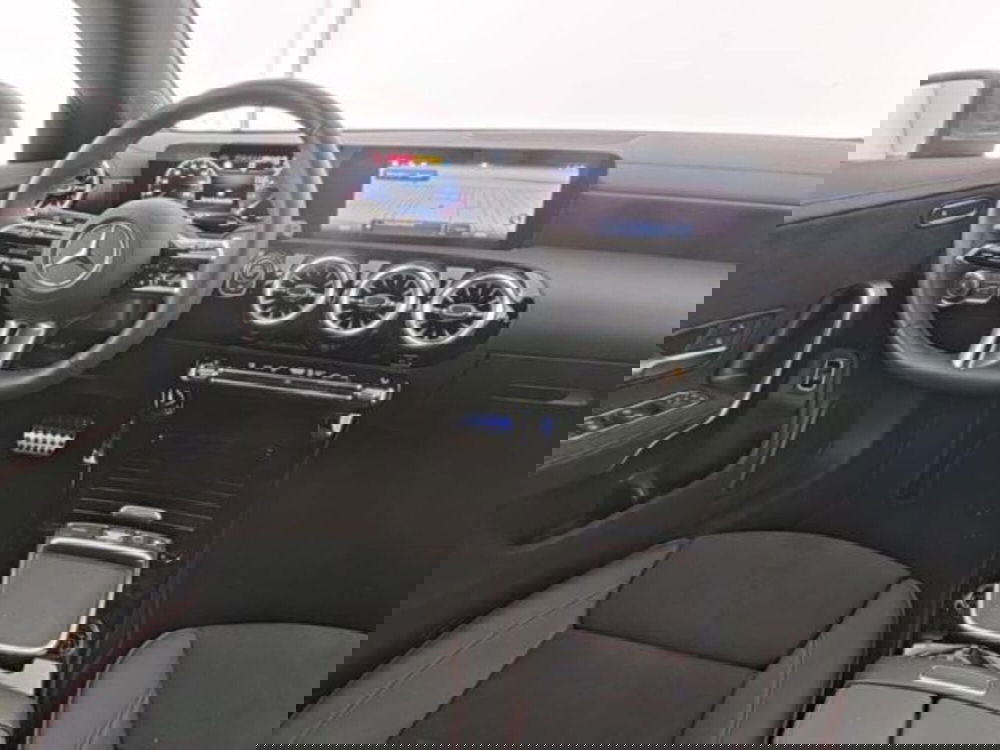 Mercedes-Benz CLA Shooting Brake usata a Milano (5)