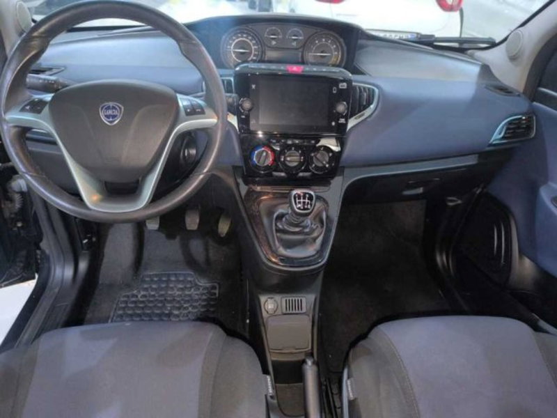 Lancia Ypsilon usata a Caltanissetta (16)