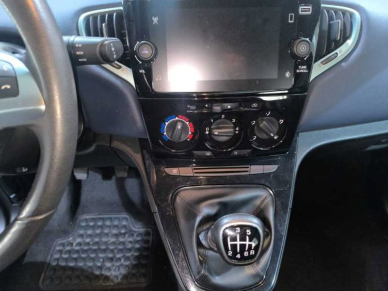 Lancia Ypsilon usata a Caltanissetta (20)
