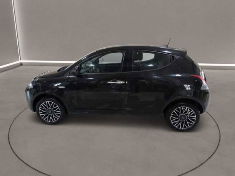 Lancia Ypsilon usata a Caltanissetta (5)