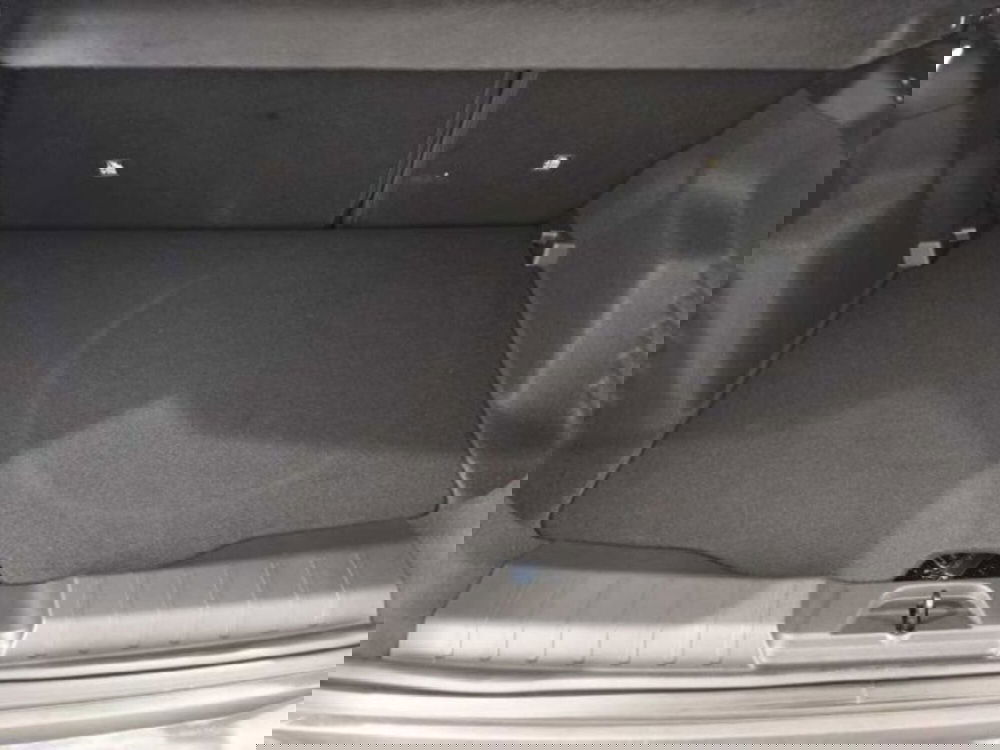 Jeep Avenger nuova a Caltanissetta (10)