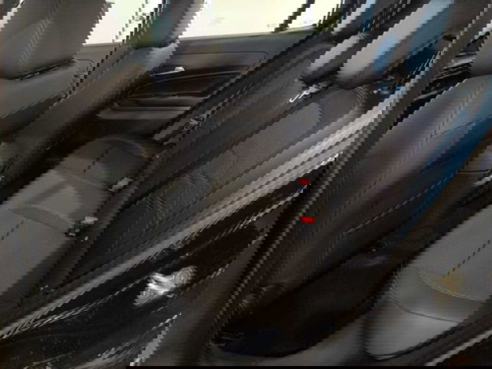 Jeep Avenger nuova a Caltanissetta (14)