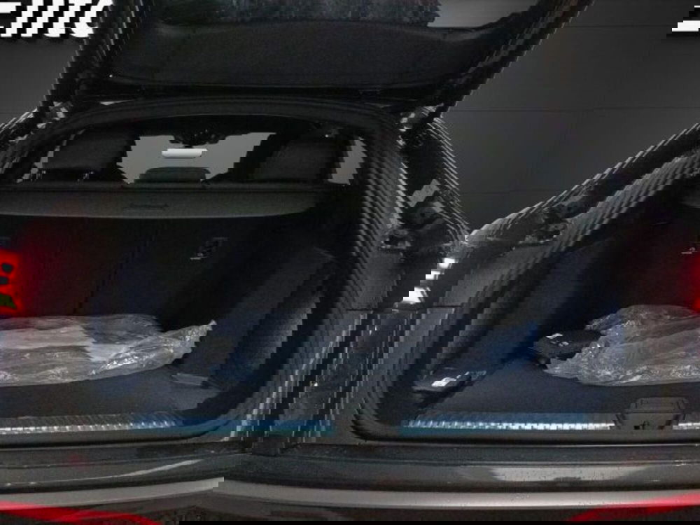Audi Q5 Sportback nuova a Novara (17)