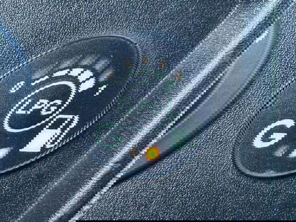 Dacia Duster usata a Firenze (15)