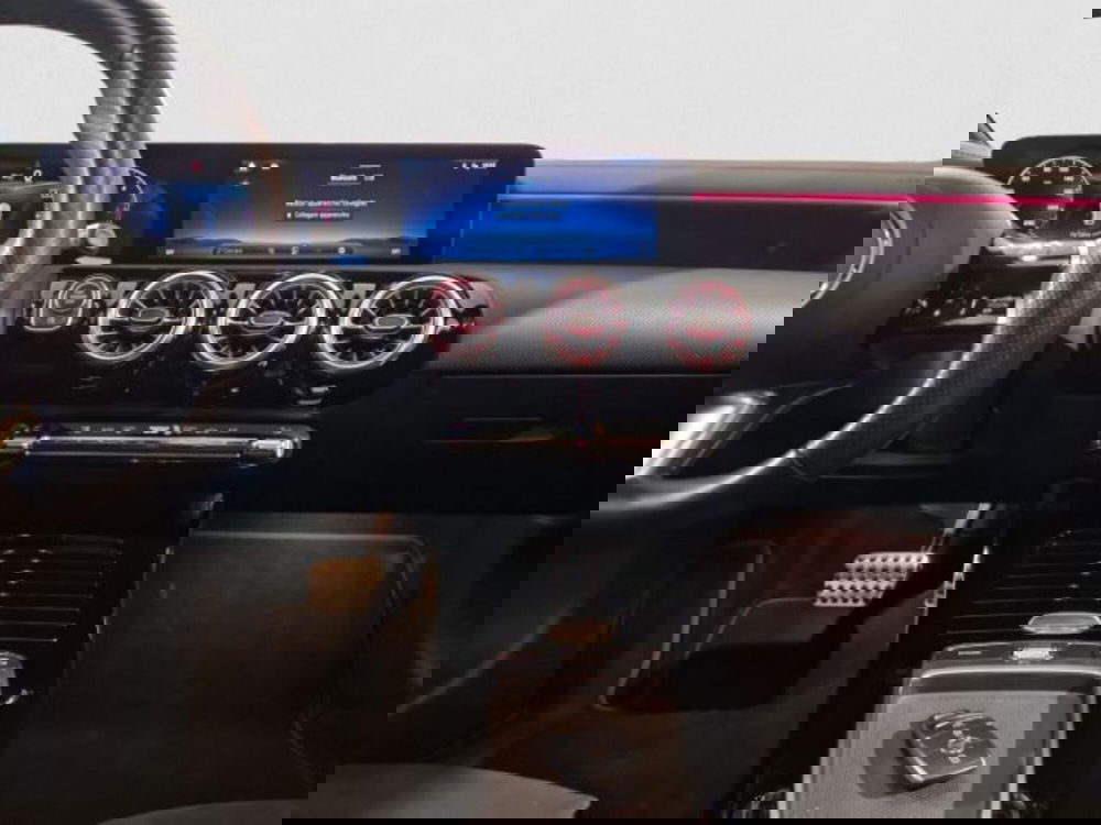 Mercedes-Benz CLA Shooting Brake usata a Livorno (16)