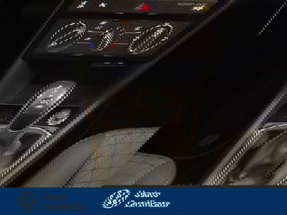 Volkswagen T-Cross usata a Vicenza (13)