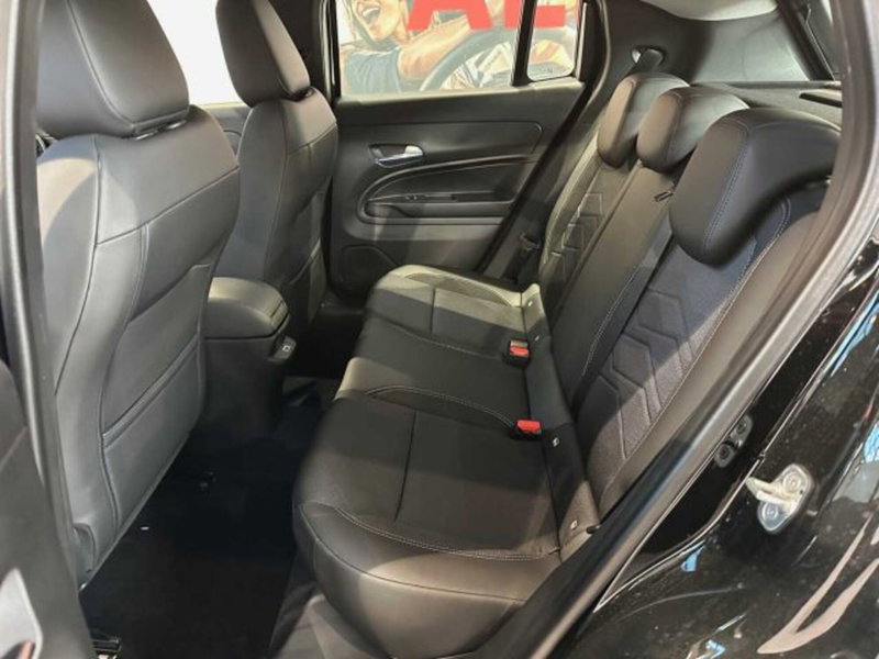 Jeep Avenger nuova a Sondrio (10)
