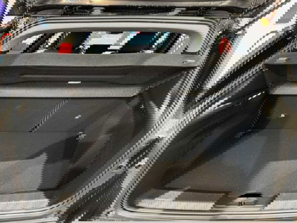 Jeep Avenger nuova a Sondrio (14)