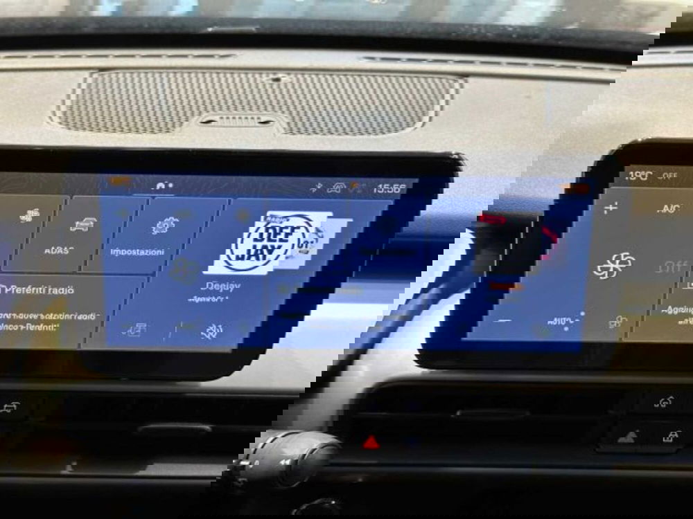 Jeep Avenger nuova a Sondrio (16)